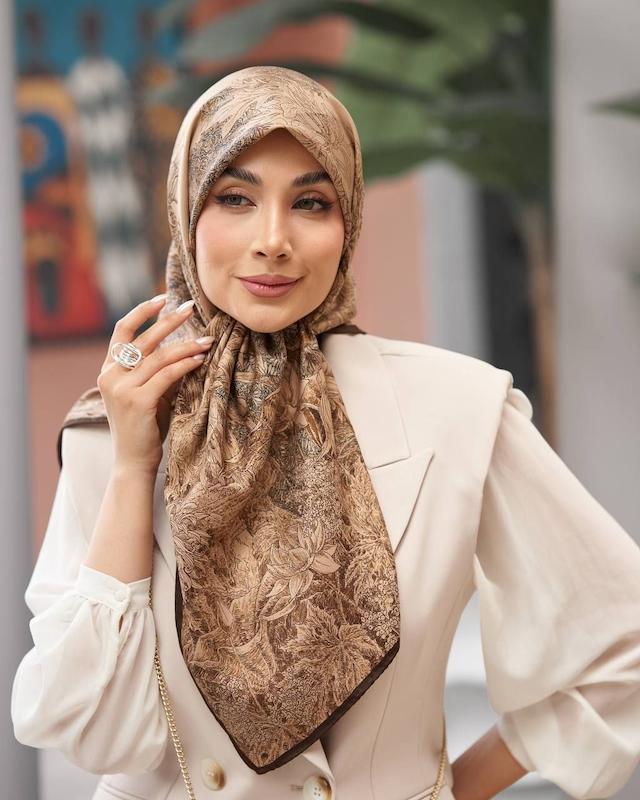 روسری تیویل برگ قواره ۹۰