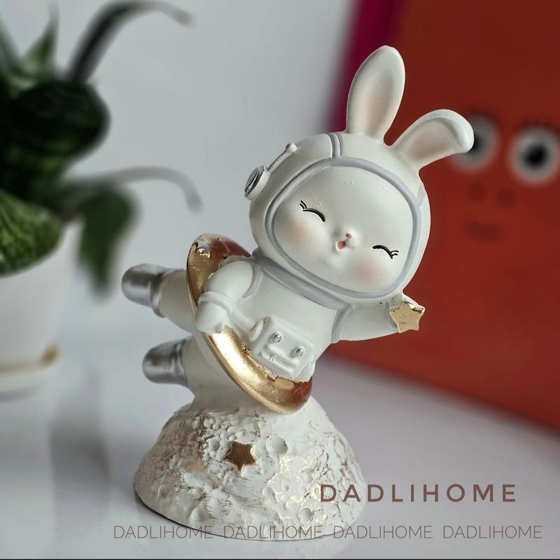 مجسمه خرگوش فضانورد فانتزی کد 48A