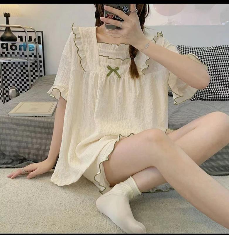 ست وارداتی یقه دلبری نخی آستین کوتاه و شورتک کد محصول L525