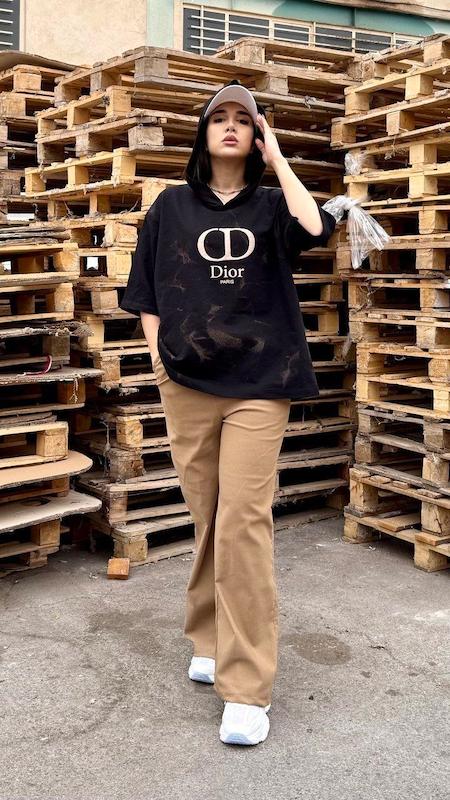ست تیشرت باکسی کلاهدار و شلوار بگ dior کد ۷۲۴