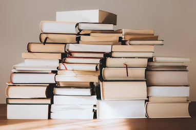 کتاب قانون یار برای وکالت خوبه؟