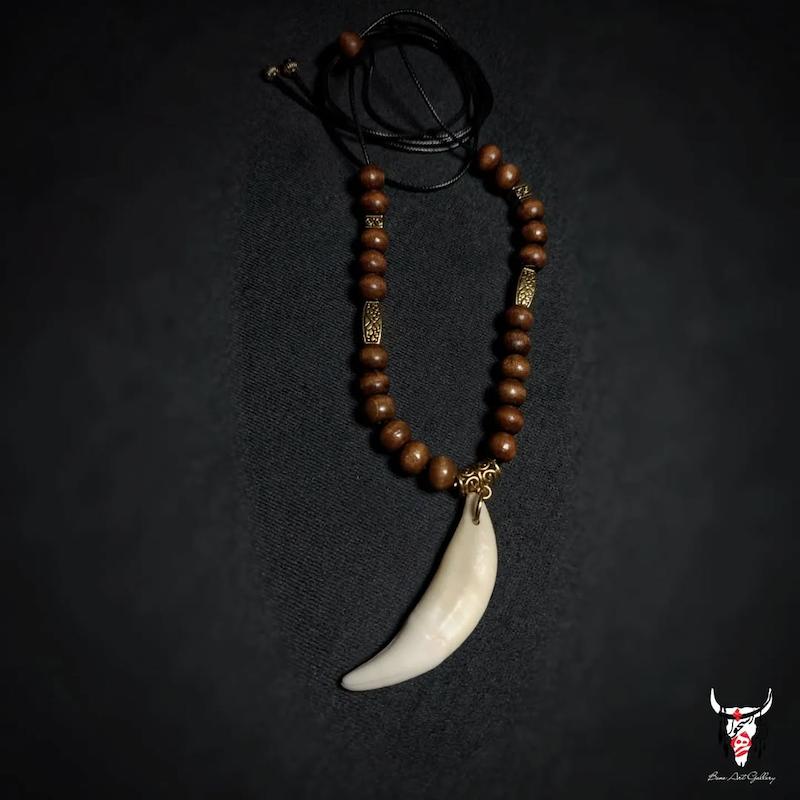 گردنبند دندان گرگ