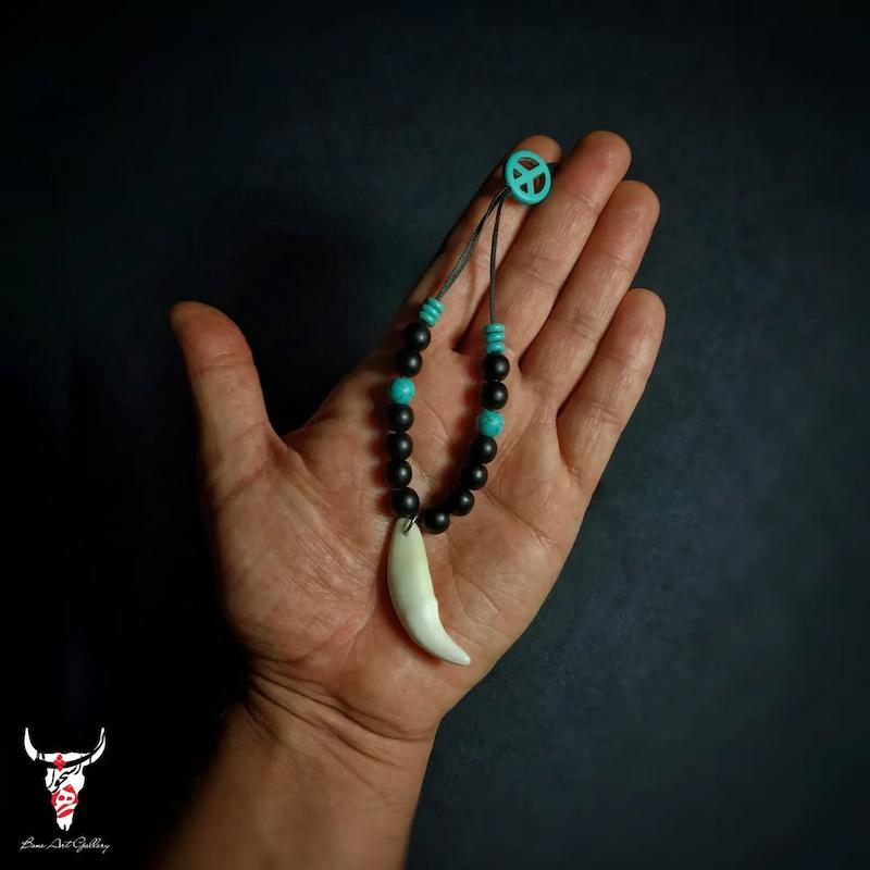 گردنبند دندان گرگ