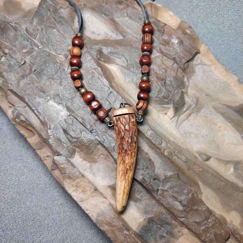 گردنبند سر شاخ گوزن جاساز