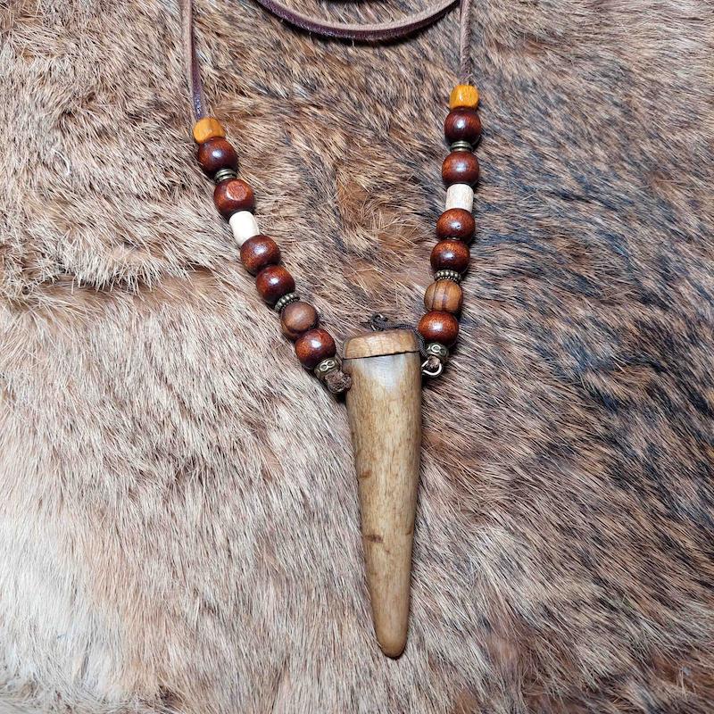 گردنبند سر شاخ گوزن جاساز