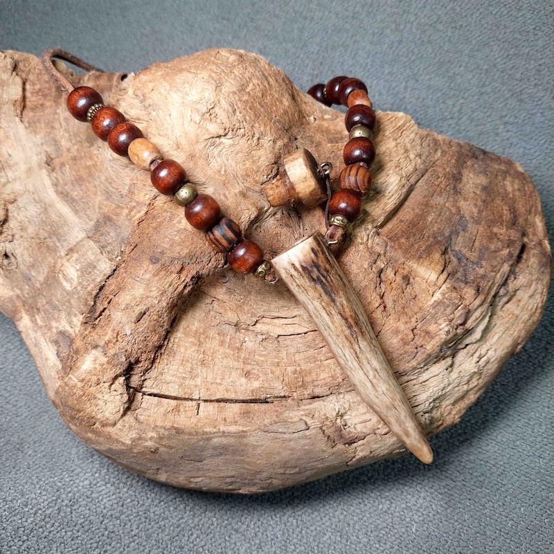 گردنبند سر شاخ گوزن جاساز