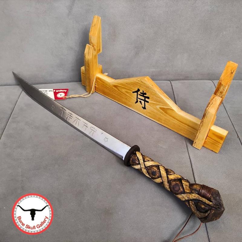 شمشیر دسته استخوان ژاپنی