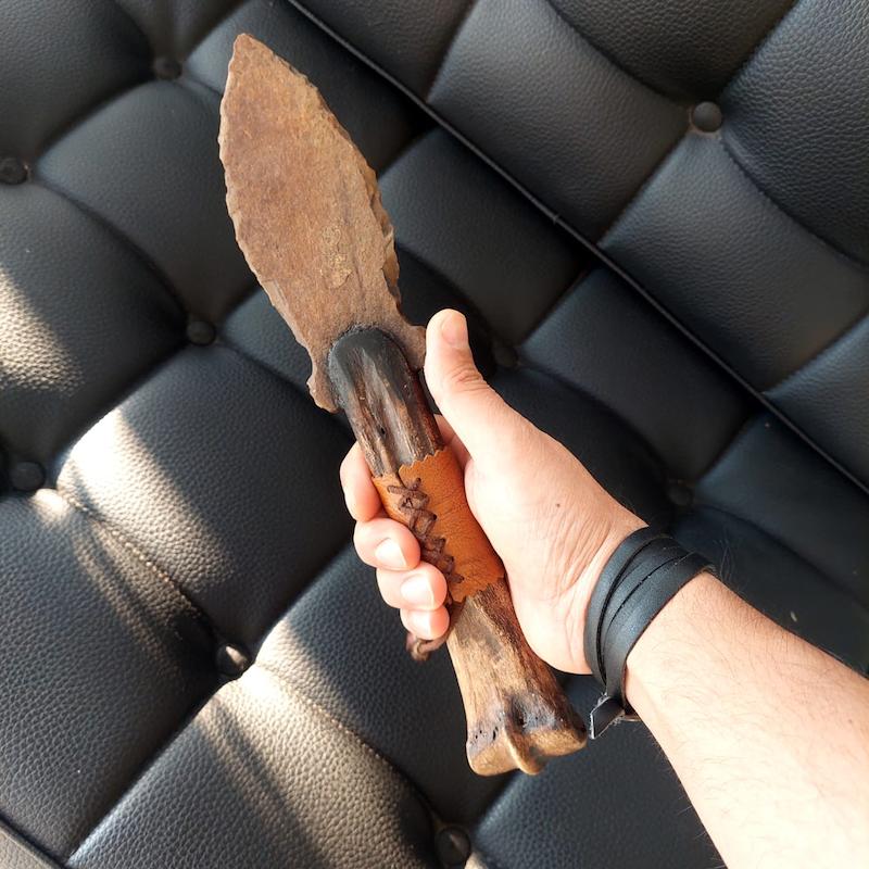 چاقوی عصرالحجری طرح گادولف