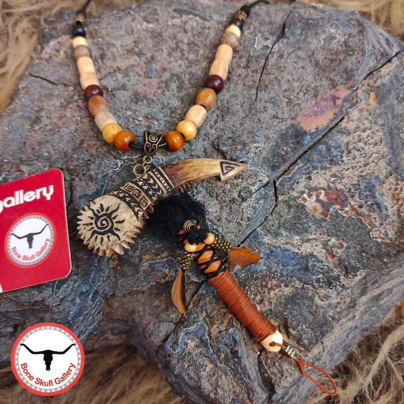 گردنبند طرح تبر مائوری