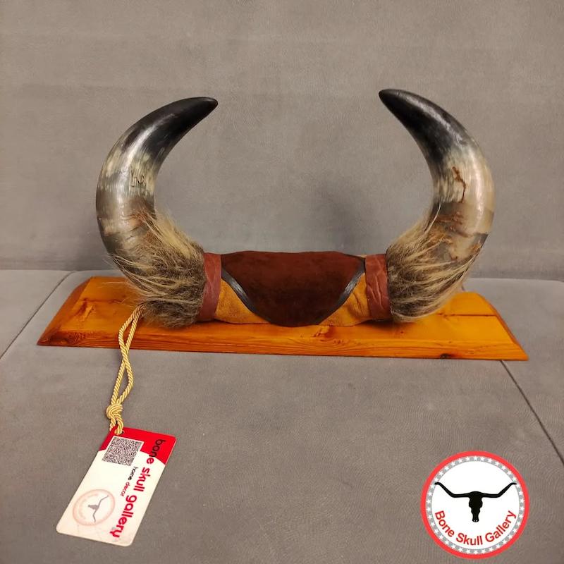 استند رومیزی شاخ طرح یال