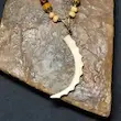 گردنبند طرح شاخ کل وحشی