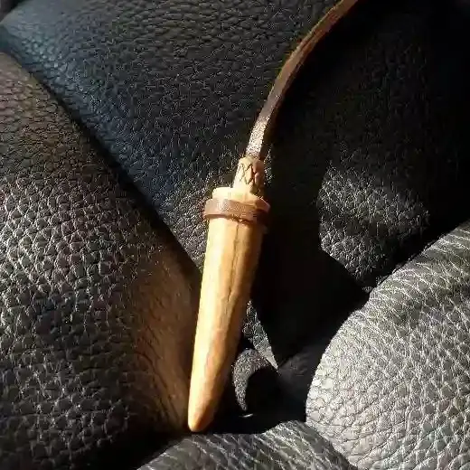 گردنبند سر شاخ گوزن طرح گالو