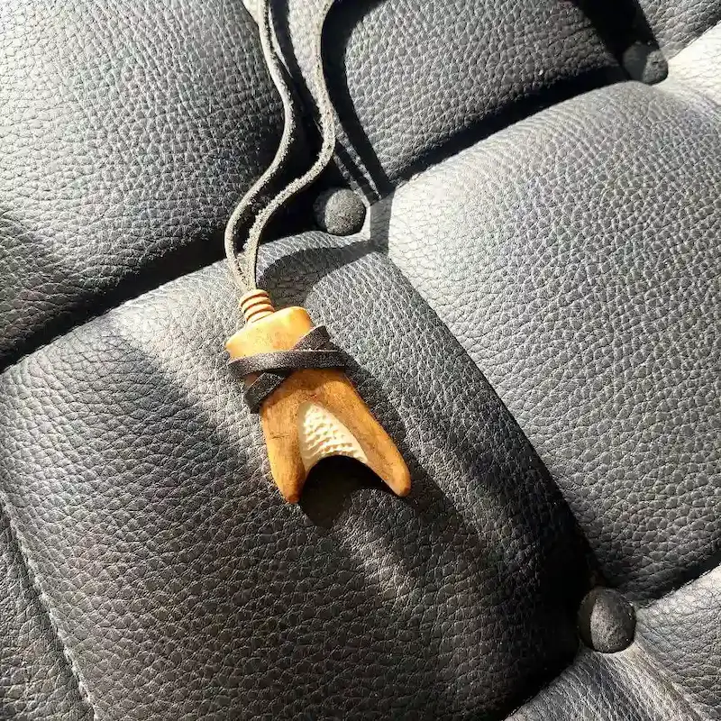گردنبند سر شاخ گوزن دوقلو