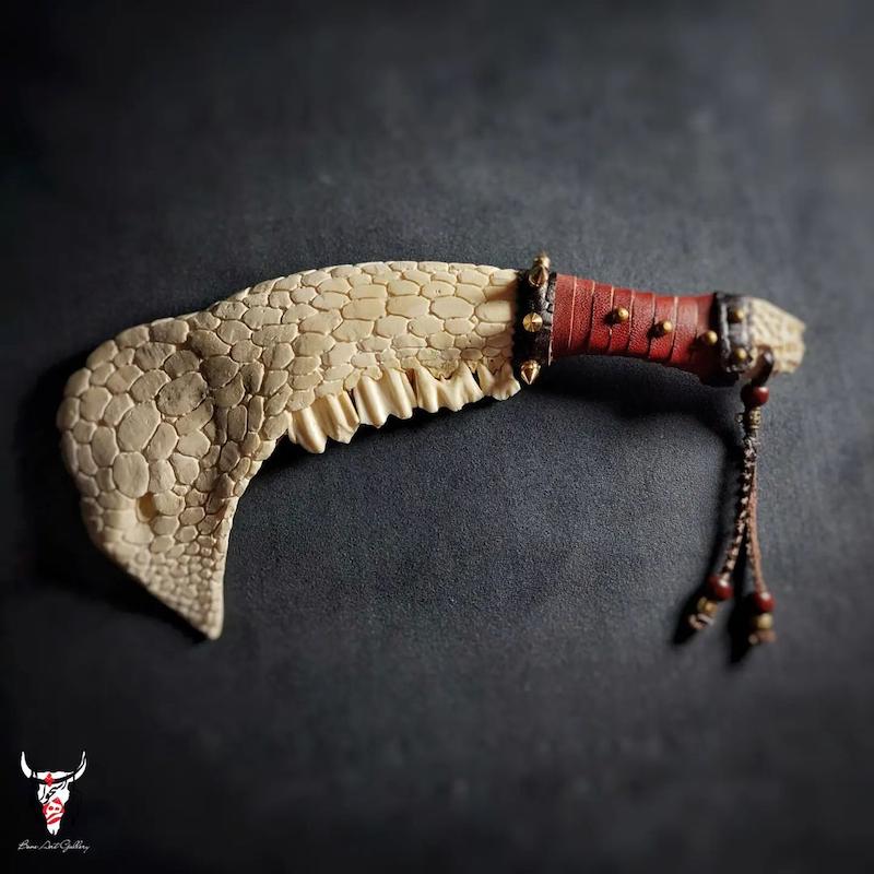 تبر فک حکاکی پوست تمساح