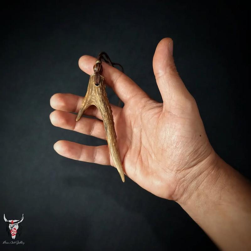 گردنبند سر شاخ شوکا