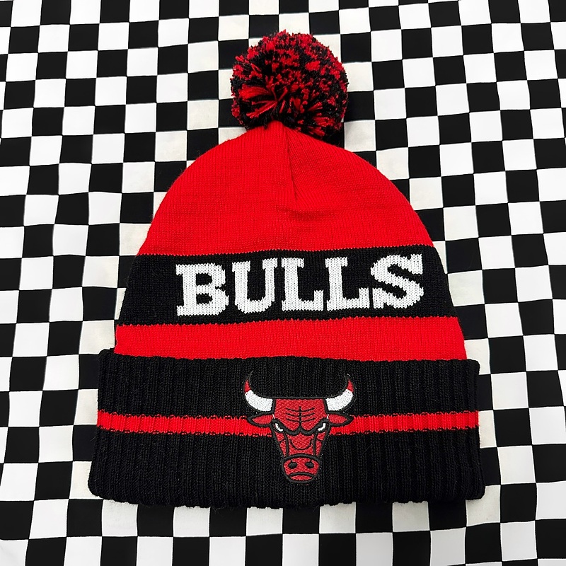 كلاه پوم دار "chicago bulls"