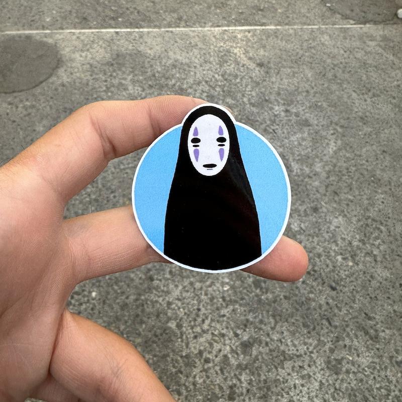 استيكر "نوفيس"