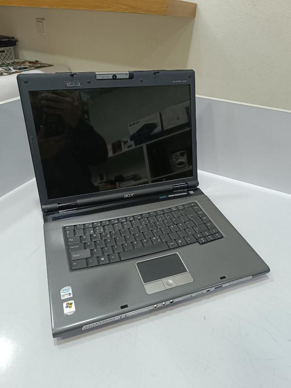 لپ تاپ Acer Travelmate 8200