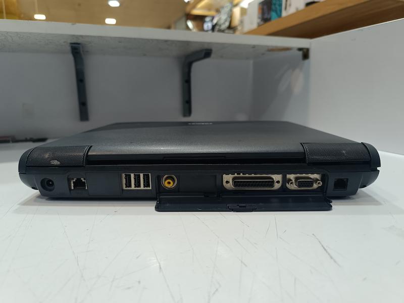 لپ تاپ قدیمی Toshiba Satellite 2410