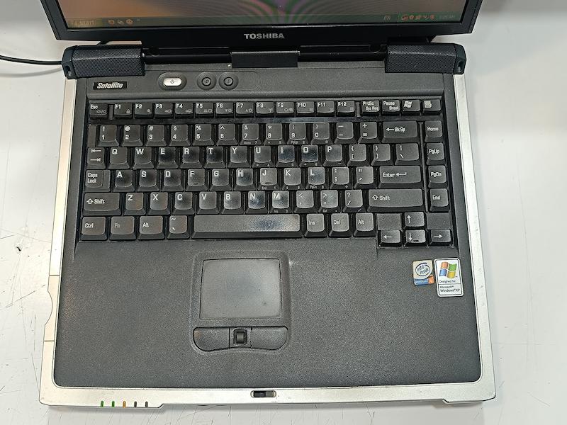 لپ تاپ قدیمی Toshiba Satellite 2410
