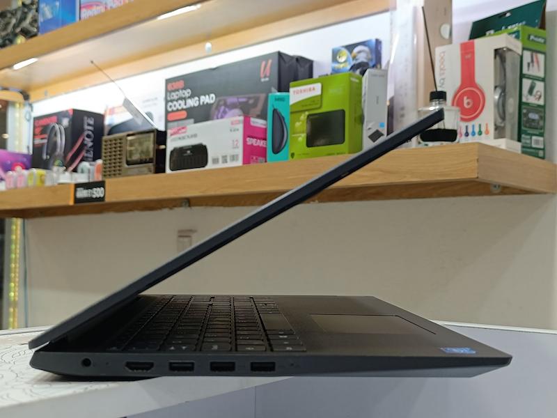 لپ تاپ Lenovo V15 CEL-4020 256 4GB 15.6 500g