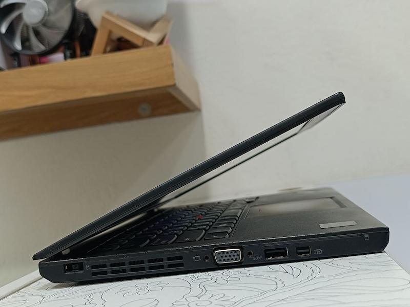 لپ تاپ Lenovo X240 پردازنده Intel Core i5-4300u حافظه رم ۸ گیگابایت 120 اس اس دی