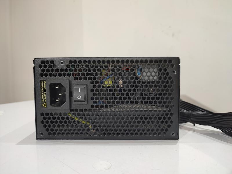 پاور نیمه ماژولار Green مدل GP600b_HP