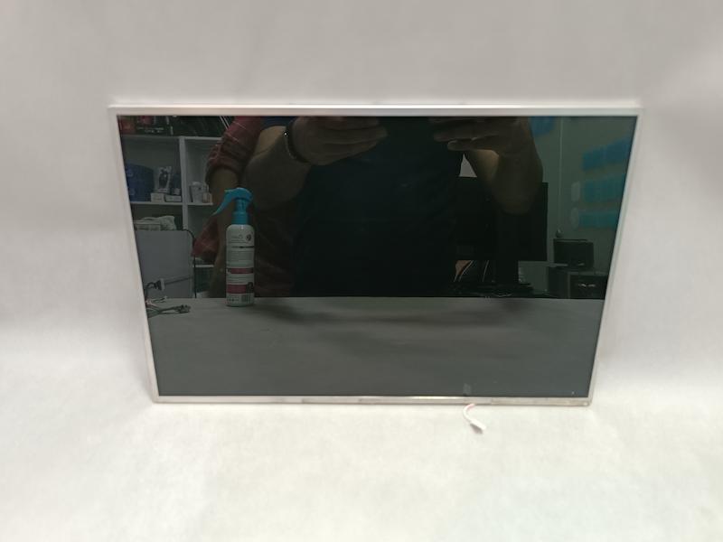 صفحه نمایش لپ تاپ ضخیم 15.4 اینچ Dell Vostro 1520