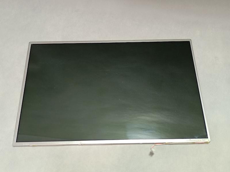 صفحه نمایش لپ تاپ ضخیم 15.4 اینچ Dell Vostro 1520