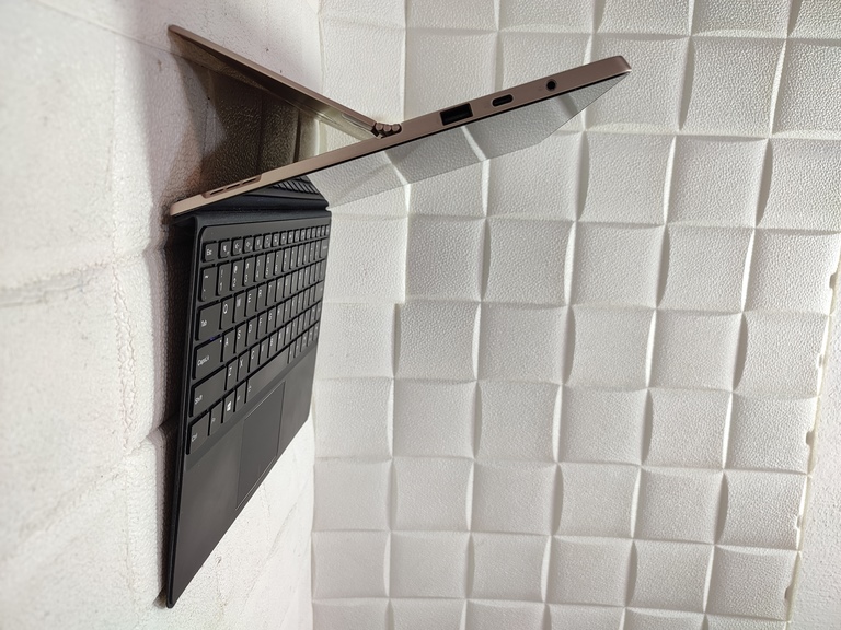 لپ تاپ تبلت شو استوک Lenovo 80vv