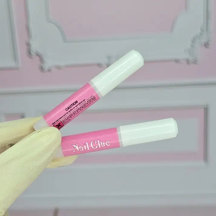 چسب قطره ای ناخن