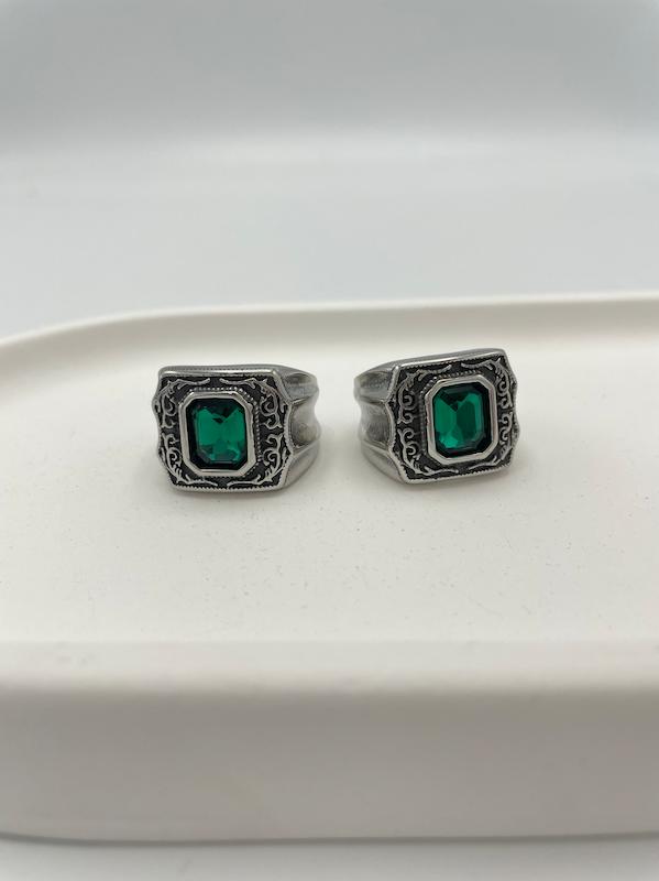 انگشتر گاتیک نگین دار