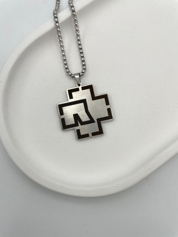 آویز بند رامشتاین