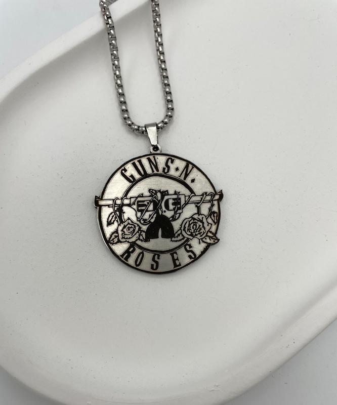 آویز بند گانز اند روزز