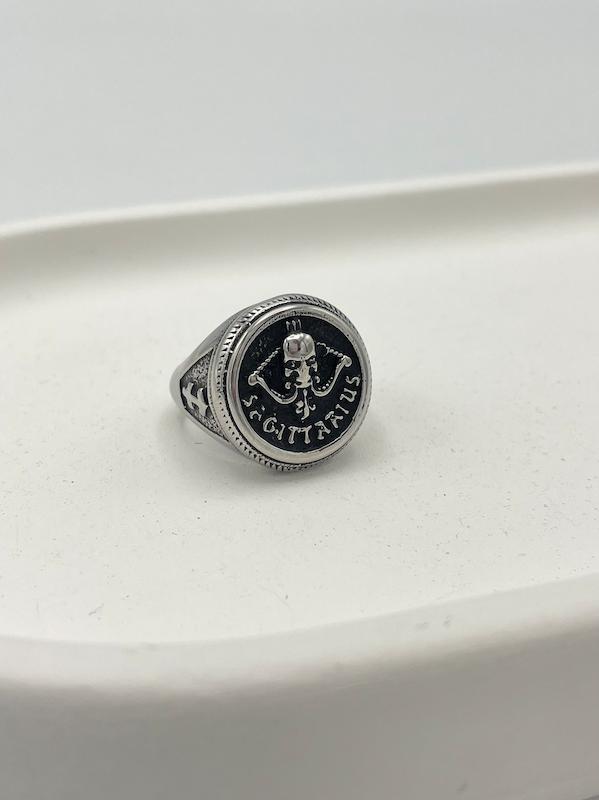 انگشتر ماه آذر