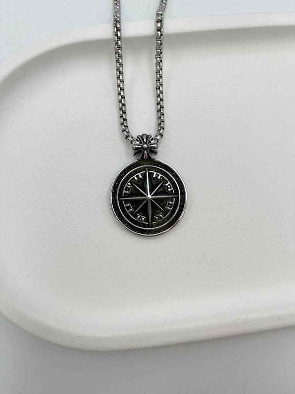 آویز قطبنما کروم هارت