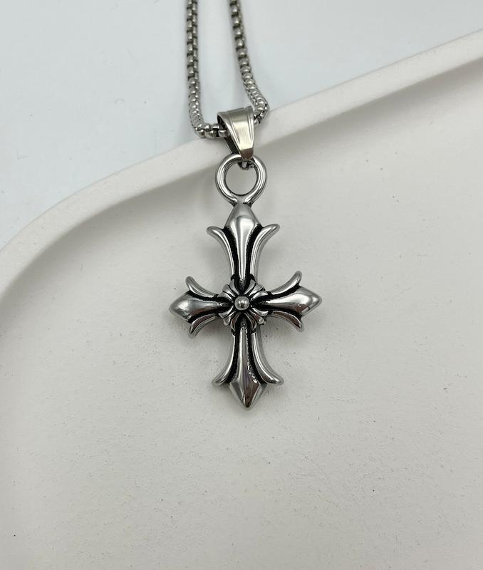 آویز صلیب کروم هارت