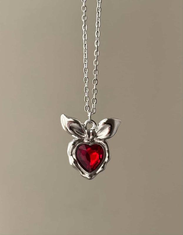 گردنبند پاپیون قلب