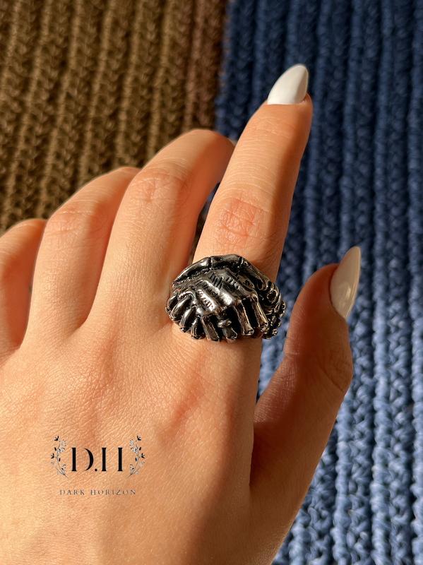 انگشتر دست اسکلت