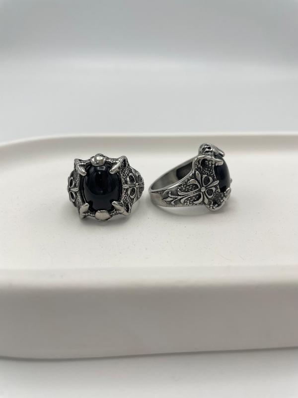 انگشتر گاتیک نگین دار