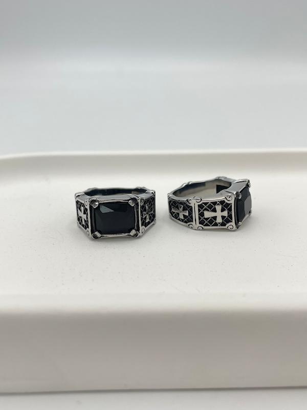 انگشتر گاتیک نگین دار