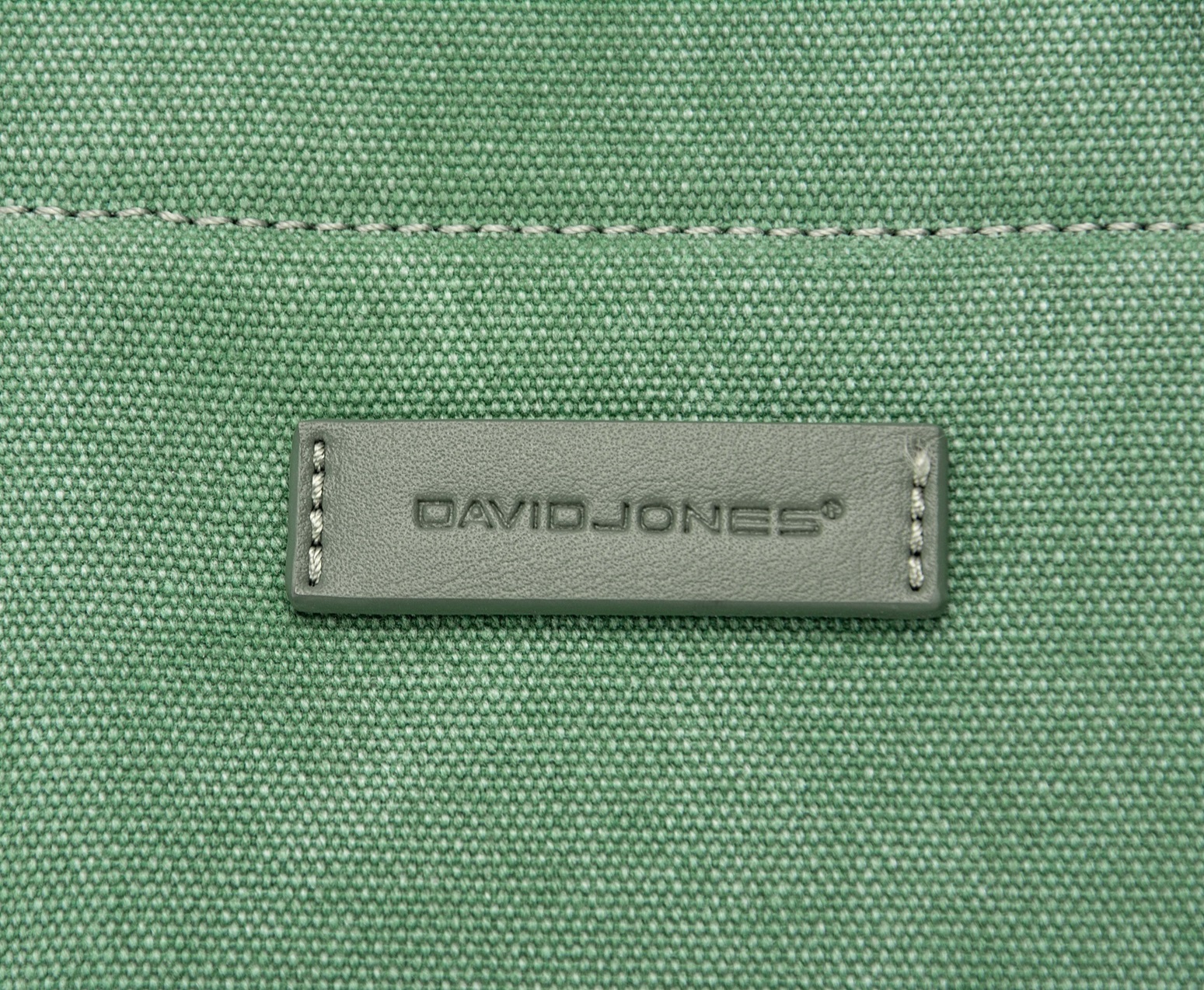 David Jones CM7001