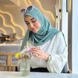 شال کشی کریشه سبز ماچا، سبک و خنک با رنگی ملایم و خاص و امکان انتخاب نوع نگین، مناسب استایل‌های روزمره و مجلسی.