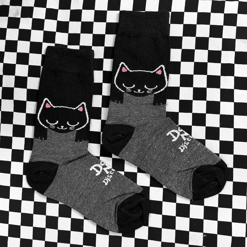 جوراب گربه ی چشم بسته