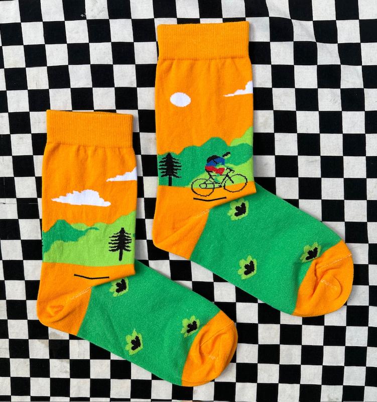 جوراب دوچرخه سوار طبیعت گرد