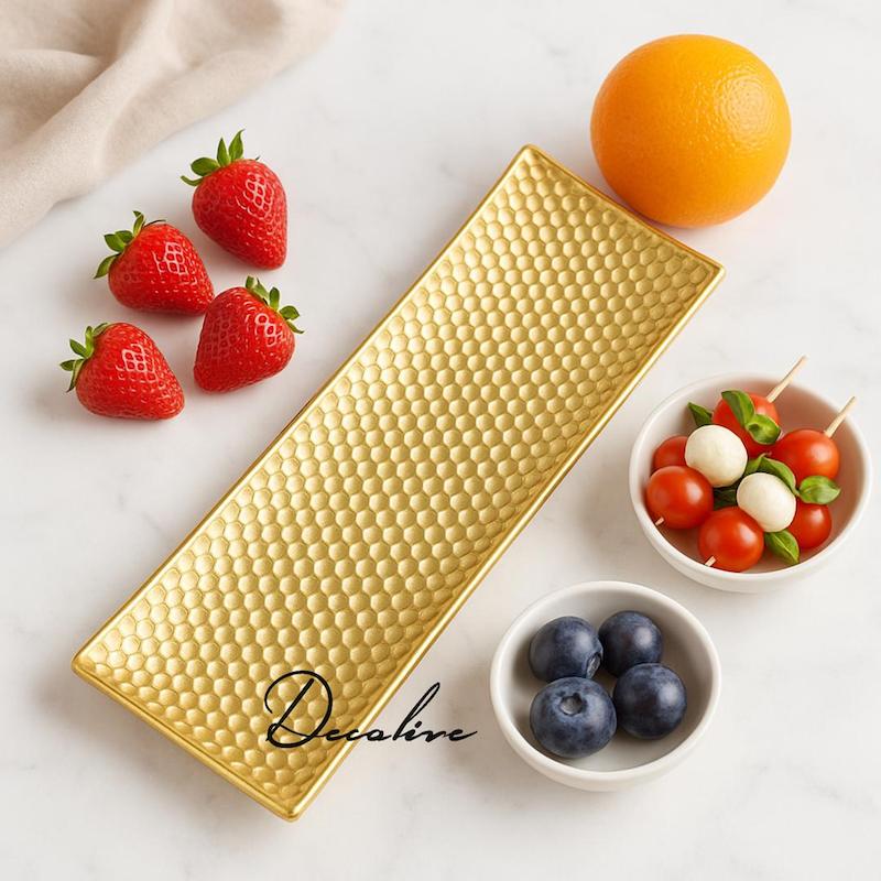 سینی سرو چوبی وارداتي  با رنگ طلایی خاص 