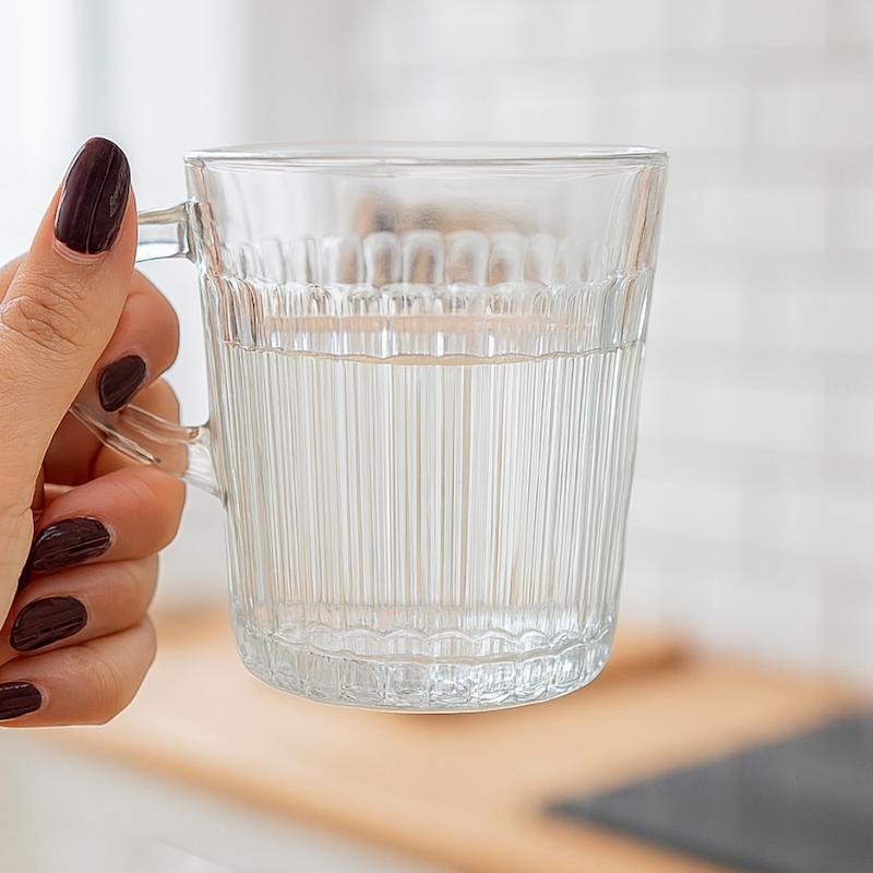 لیوان دسته دار دلی لب نقره ای