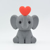 مجسمه دکوری فیل بافتنی با قلب
