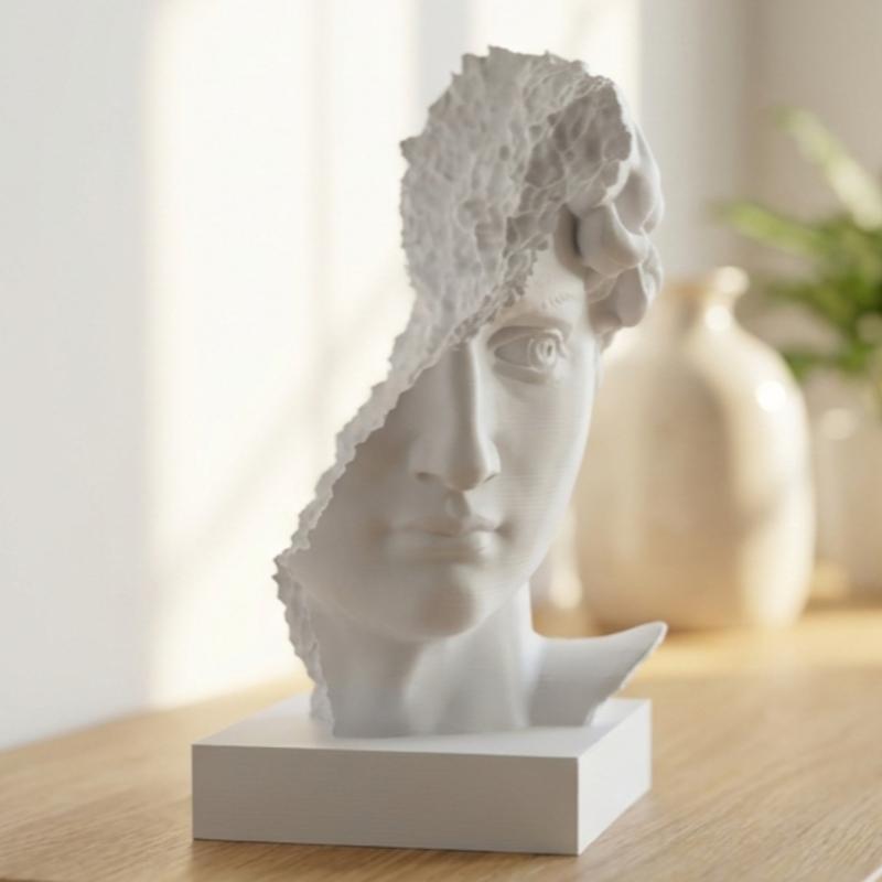 مجسمه دکوری نیم تنه تخریب شده داوود