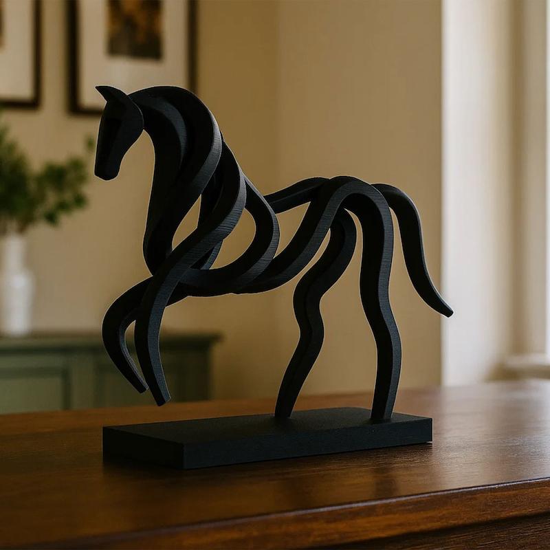 دکوری مینیمال اسب سیاه